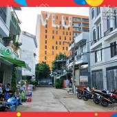 GV. Nhà 8.9M x 19.5M, 3T. Hẻm xe hơi, thông. Gần trường Đại học Văn Lang.